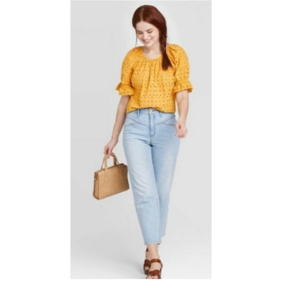 Universal Thread gold eyelet top - Picture 3 of 10